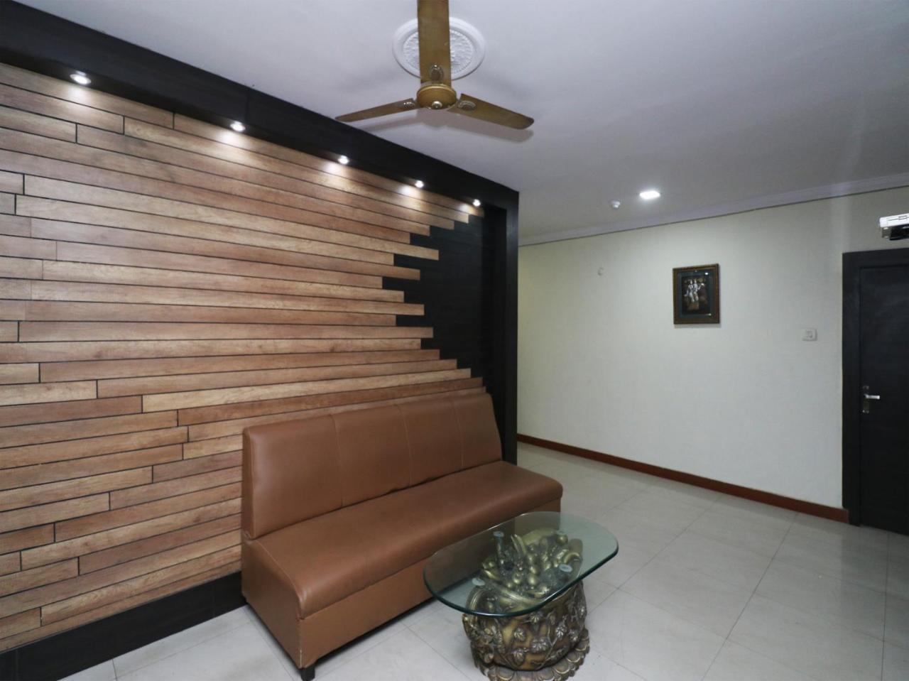 Oyo 23009 Hotel Maxx Lucknow Bagian luar foto