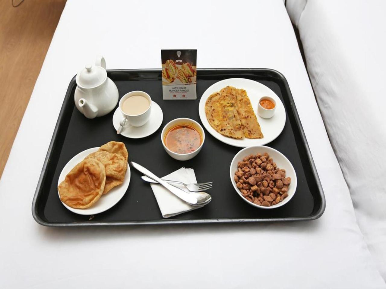 Oyo 23009 Hotel Maxx Lucknow Bagian luar foto