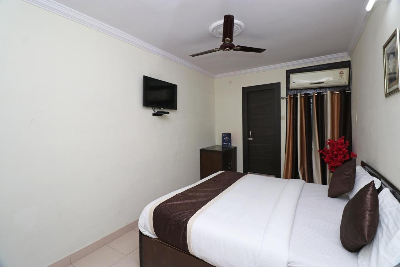 Oyo 23009 Hotel Maxx Lucknow Bagian luar foto